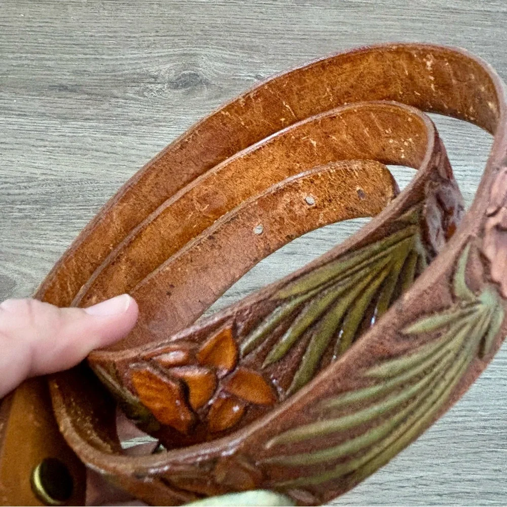 VTG Mexican Western Boho Hand-Tooled Floral Leather Belt with Gold Buckle